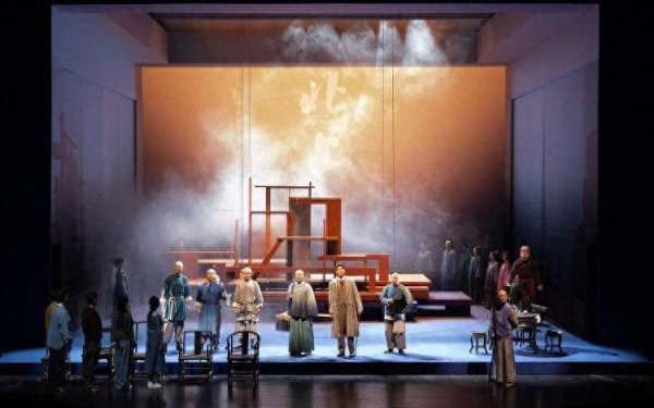 申银策略 两江交汇处驶来一艘“大船”！话剧《北上》征服山城观众